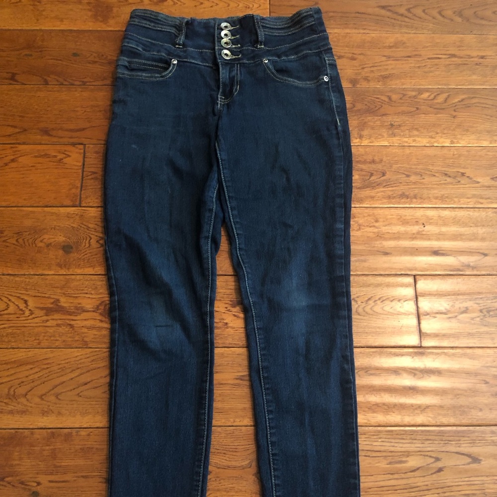 Silvercrush High Waisted Jeans
Size 1/2